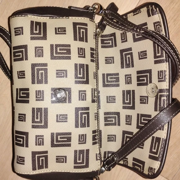 Vintage Guy Laroche Brown/ Tan Leather Logo Crossbody Bag - Picture 5 of 10